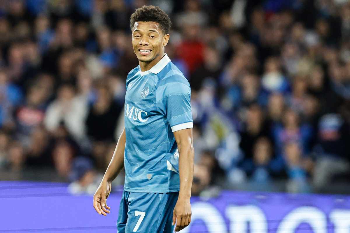 David Neres in primo piano