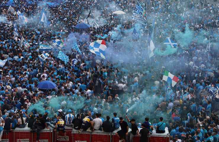 Folla di tifosi del Napoli