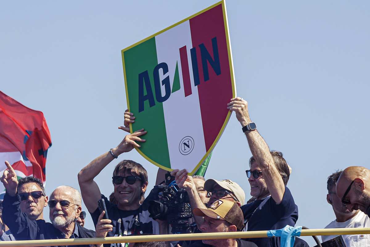 Scudetto Napoli, cosa c'è dietro "Again"