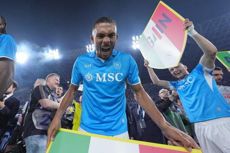 Juan Jesus festeggia Scudetto