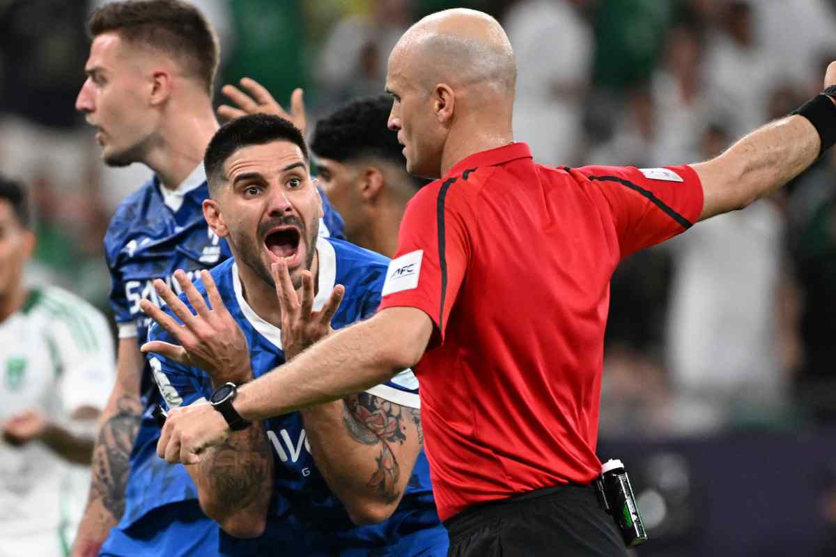 Mitrovic litiga con l'arbitro