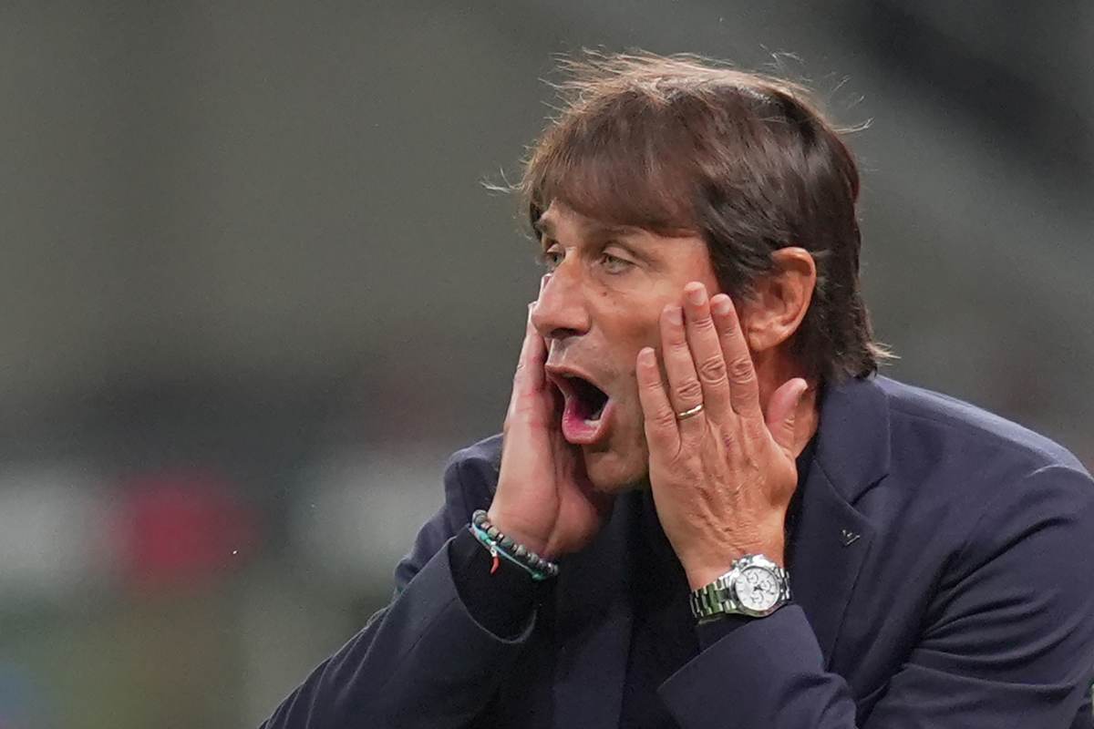 Conte durante una partita del Napoli