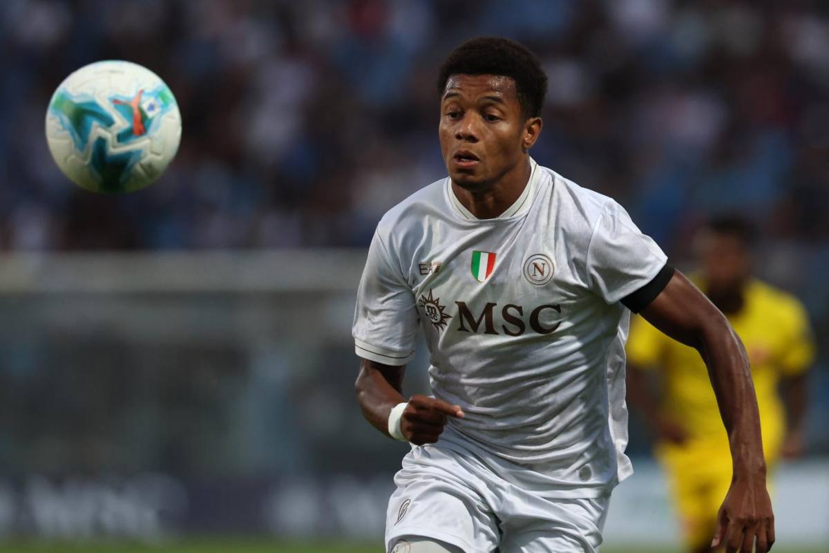 Neres in azione col Napoli