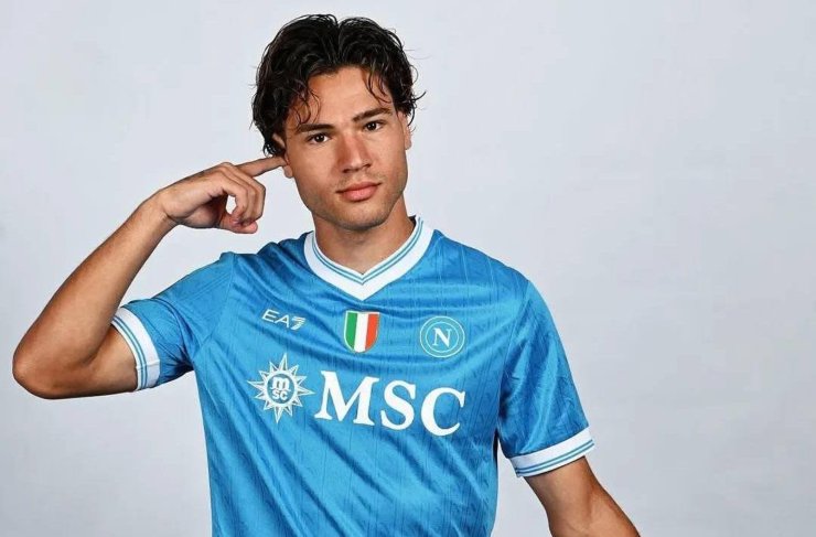 Vergara con la maglia del Napoli