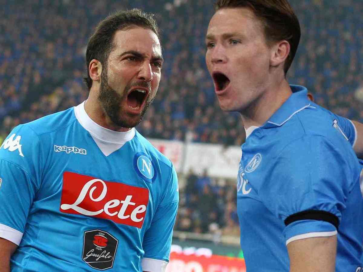 Gonzalo Higuain e Scott McTominay con la maglia del Napoli