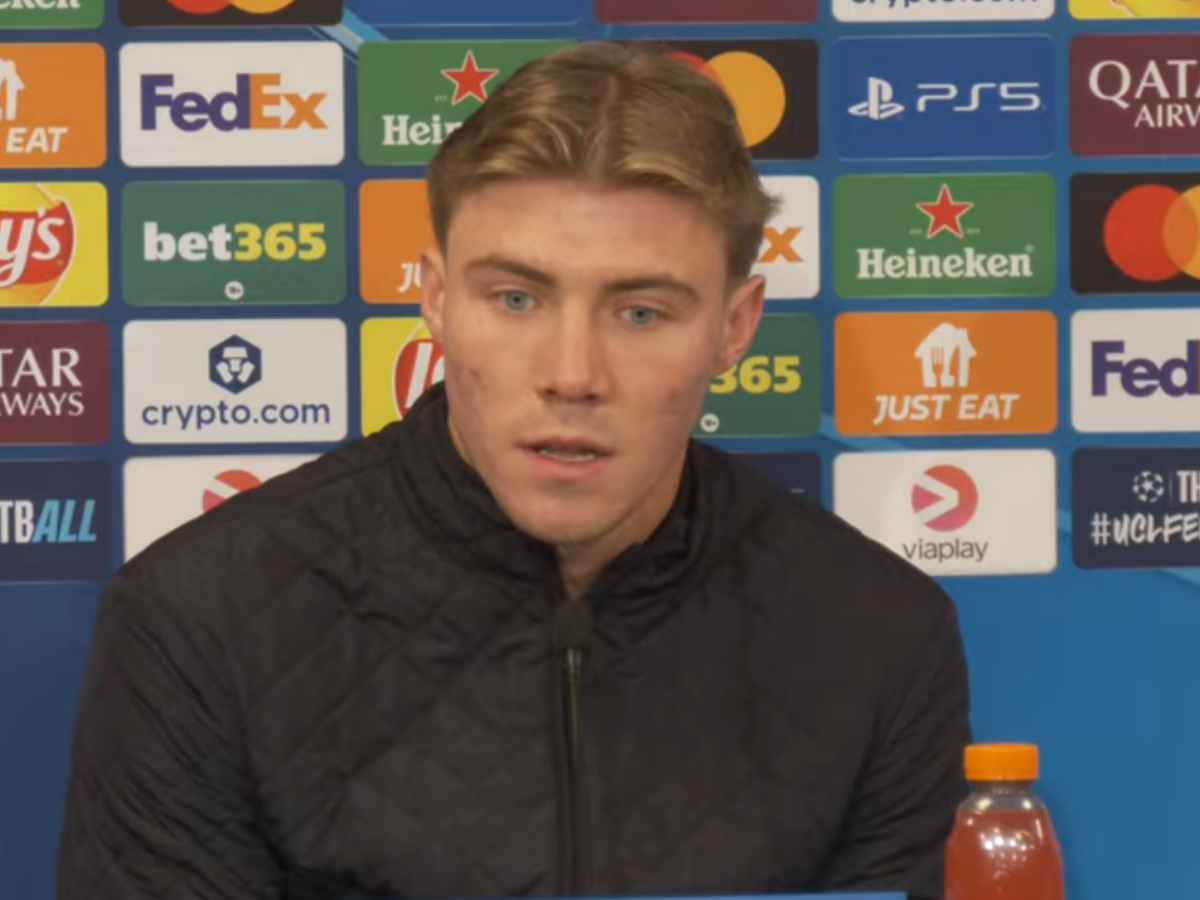 Rasmus Hojlund in conferenza stampa