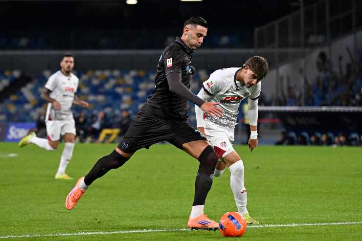 Lorenzo Lucca in azione con la maglia del Napoli