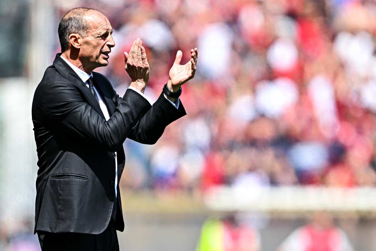 Max Allegri applaude