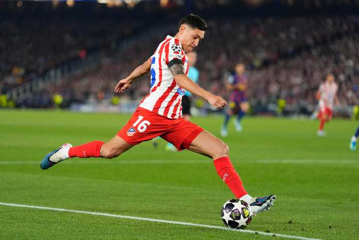 Nahuel Molina in azione con la maglia dell'Atletico Madrid