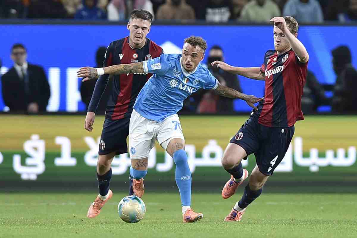 Noa Lang in azione con il Napoli